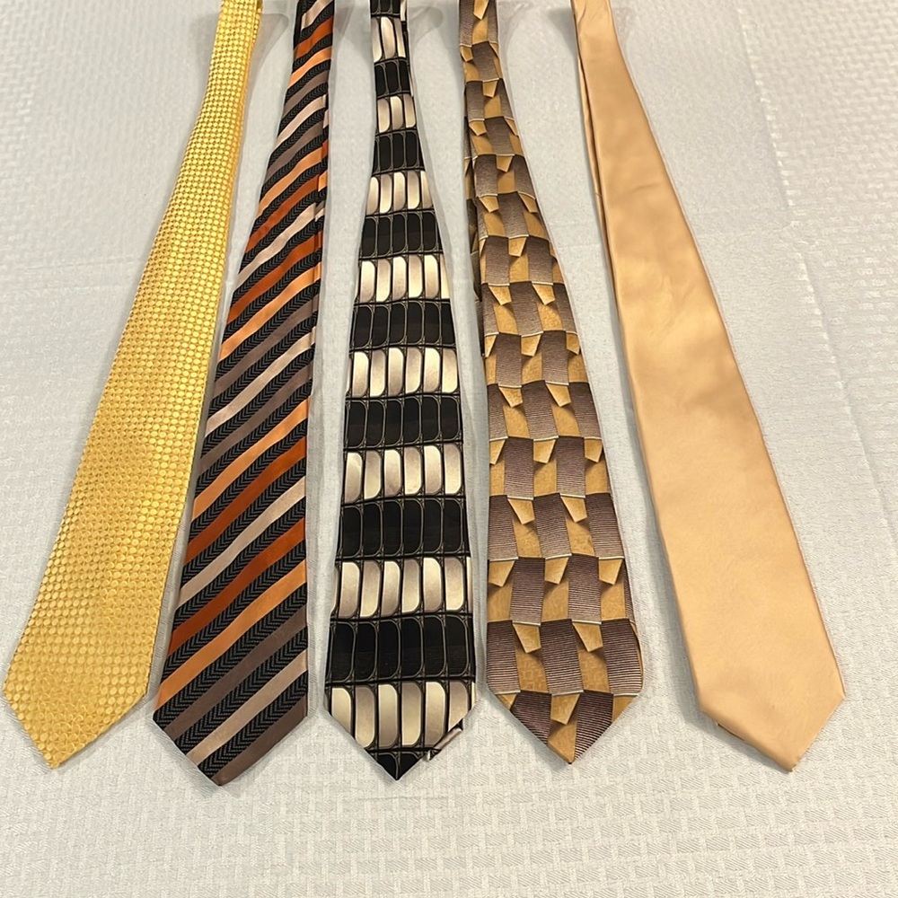 Men’s Autumn colors of a Bundle of Ties. Golds& Browns. All very good condition